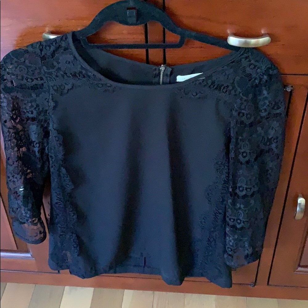 Black blouse with lace 3/4 length sleeves
